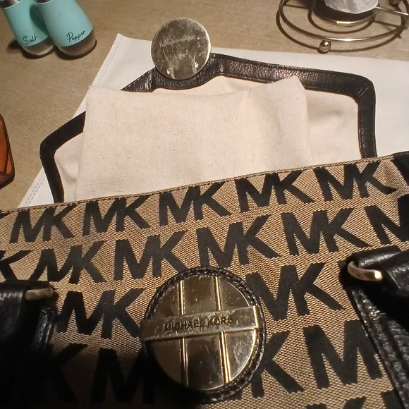 Michael Kors Black and Tan Women's Bag - Picture 8 of 11